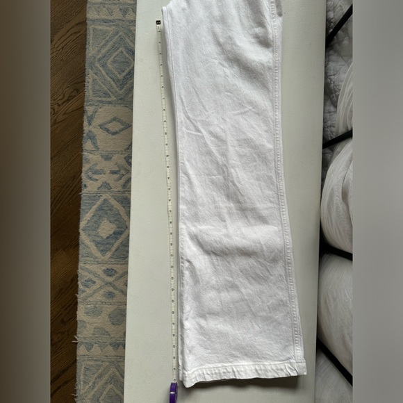 Madewell 11” High Rise Flare Jeans in Tile White, Size 28 - Picture 8 of 10